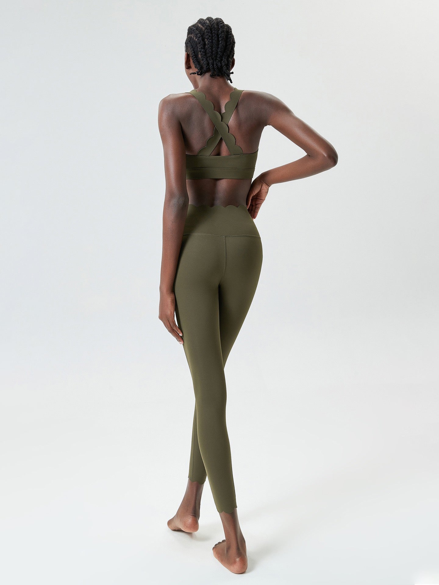 High Rise Scallop Waist Legging