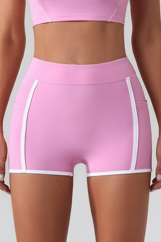 Højtaljede shorts med lomme og 7,5 cm