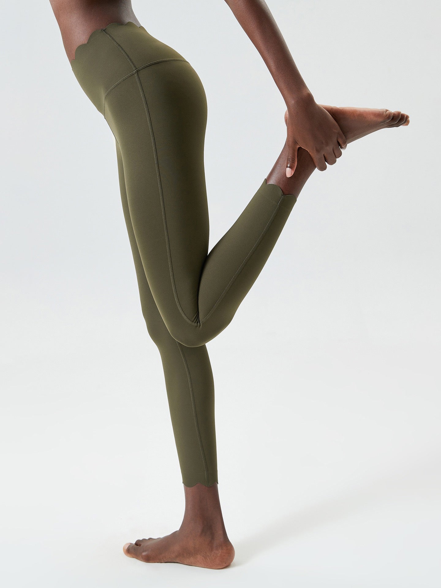 High Rise Scallop Waist Legging
